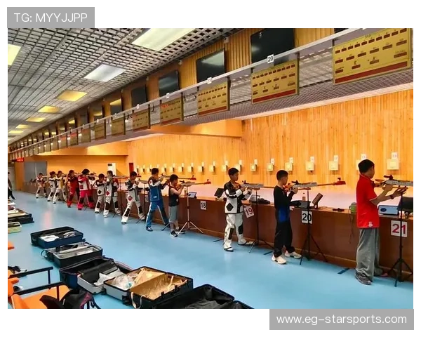 射箭学院加强青少年训练营的技术总结与成果展示，青少年射箭课程